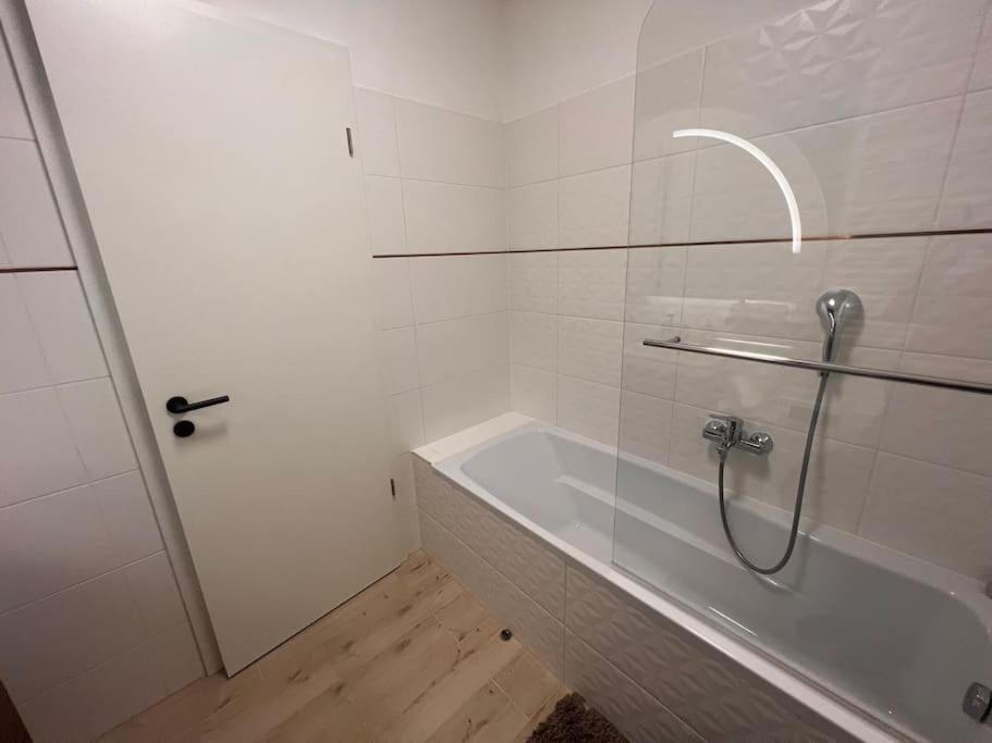 Karzo Property Lk 206 Будапеща Екстериор снимка