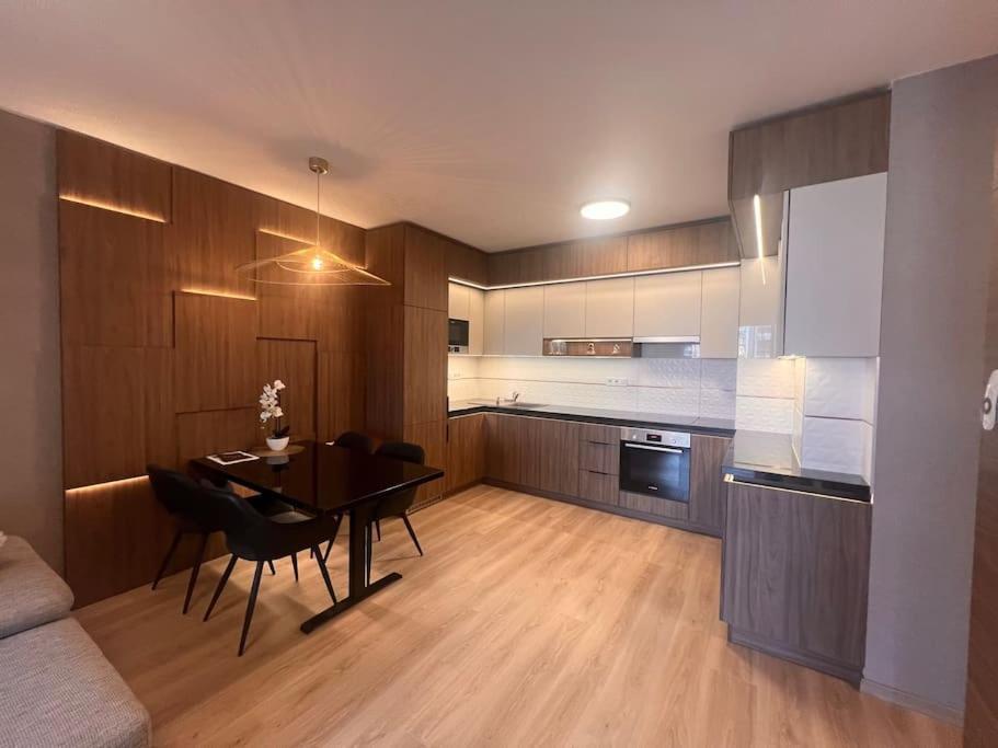 Karzo Property Lk 206 Будапеща Екстериор снимка